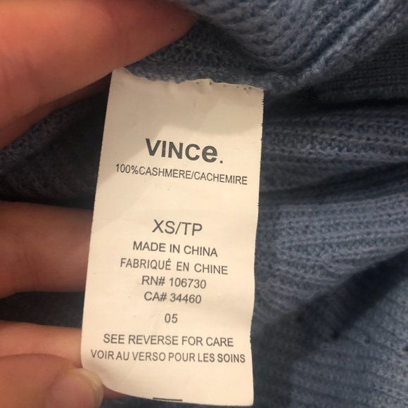 Vince Blue 100% Cashmere Sweater - Picture 6 of 6